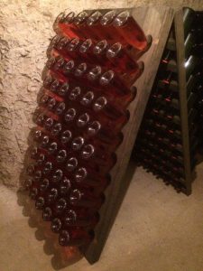 En Cave - Brut Rosé sur pupitre